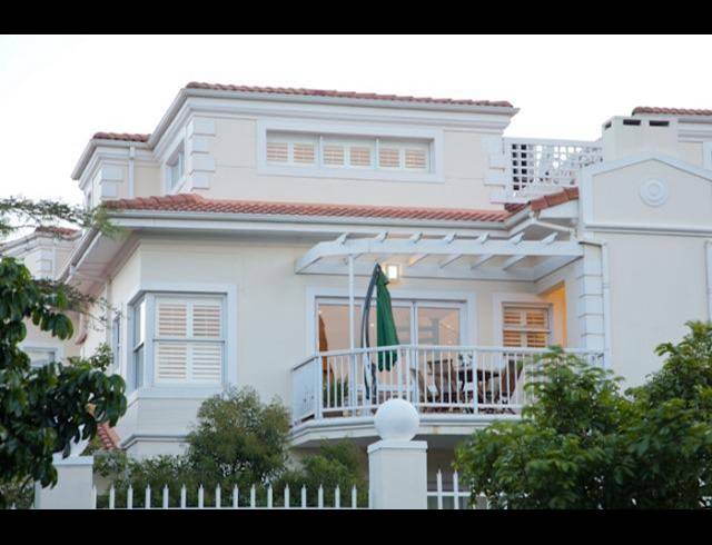 2 BEDROOM APARTMENT FOR SALE IN LA LUCIA RIDGE